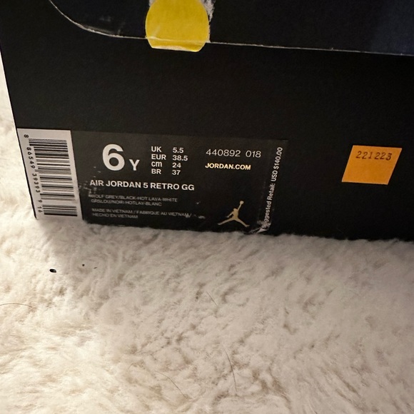 Jordan five hot lava gs sz6 - Picture 3 of 9